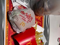 -麦当劳(上海虹桥站30B检票口楼上)