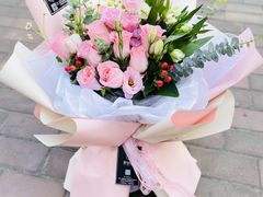 -何兮花店·气球派对鲜花店(马桥银春路万科城店)