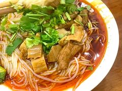 牛肉米线-胡成记口蘑龙眼包子(盐道街店)