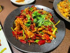 -曼听小寨海鲜烧烤·大连辣炒大王(盖州街店)
