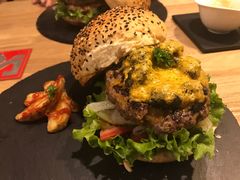 -HIGH FIVE哈福手工汉堡(桂林路店)