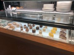 面包甜点陈列柜-科学家咖啡(海岸城店)