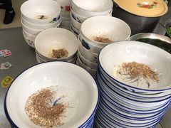 -珀玉莲花白米线店