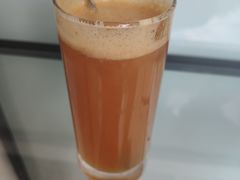 鲜榨苹果汁-平行世界·猫咖(首经贸店)