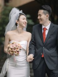 点击看大图 -Renee芮亦婚纱