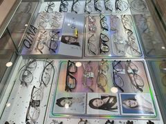 -回瑞眼镜·蔡司·依视路官方授权店(广益路万达店)