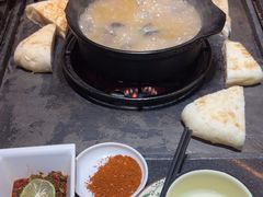 -有一锅·野生菌黑山羊腊排骨火锅(古城北门店)