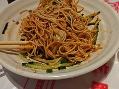 -肥肥虾庄·金牌油焖大虾(汉街SKP店)