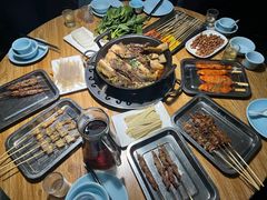 -茸梅路右拐龙虾-农家菜(松江店)