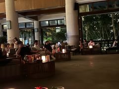 -亚龙湾喜来登·美景台大堂吧