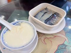 龟苓膏装-民信老铺(华盖路店)