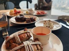 -锦厨国际自助餐厅 · 云端景观 (昆明索菲特大酒店)