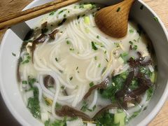 过桥米线-SHAN山(前滩太古里店)