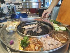 -哈哈碳都·牛肋条无限自助烤肉(台江万达店)