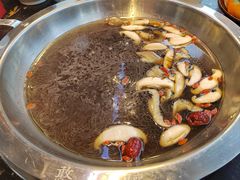 -憨孃孃·重庆老火锅(红山黑金店)
