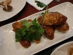 甜辣鸡翅佐以辣蒜汁-WOLFGANG PUCK KITCHEN & BAR(迪士尼小镇店)