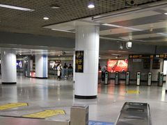 -陆家浜路(地铁站)