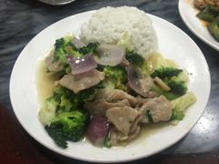 西兰花炒肉片饭-兴兴旺·冬瓜盅·啫啫煲(西华路店)
