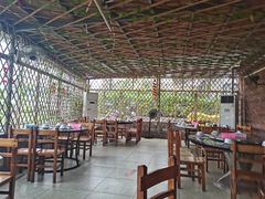 大堂-堤边美食