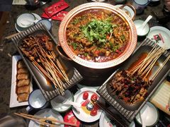 -沪小二炭火蛙锅(淮海中路美食不夜城店)