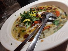 老坛酸菜鲈鱼-宽窄巷子·成都冒菜·传统小吃(海印又一城店)