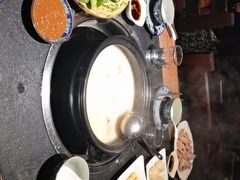 -大匠工房古船木艺术餐厅·猪肚鸡专门店(长白仙岛店)