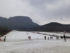 -济南卧虎山滑雪场