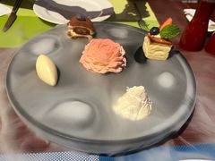 -香格里拉鱼跃地中海西餐厅·牛排披萨