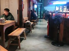 大堂-先启半步颠小酒馆(白麓里店)