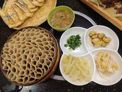 -王村姑老土炕莜面村(张北店)
