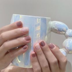 -花岐款式专研健康美甲沙龙
