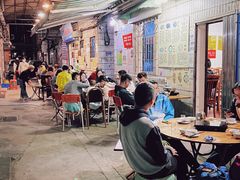 大堂-华哥新鲜猪精品美食