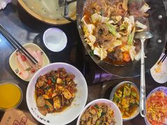 -富正毅三下锅·湘西韵味(天门山索道店)
