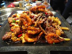 -沪小二炭火蛙锅(淮海中路美食不夜城店)