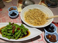 -肥肥虾庄·金牌油焖大虾(汉街SKP店)