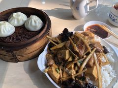 豆腐焖肉盖浇饭-老西白点心店