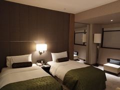 -上海滴水湖皇冠假日酒店