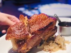 自酿啤酒脆皮烤猪肘-Ambra Haus琥珀屋精酿餐厅(宝山店)