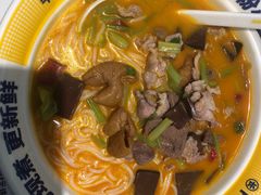 -粉小主·贵州酸汤牛肉粉(南京仙林金鹰店)