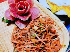 酸萝卜炒牦牛肉-吉祥圣雪藏餐