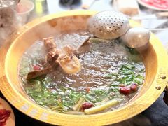 -周老三跷脚牛肉·全牛火锅(非遗传承店)