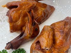 红烧石歧乳鸽-轩记海鲜餐厅·四十五年老字号·经典粤菜(西区彩虹店)
