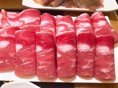 招牌手切肥牛-锅首鲜品火锅(鸳鸯店)