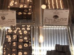 -VENCHI 闻绮(北京国贸商城店)