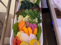 -左庭右院鲜牛肉火锅(金山万达店)