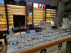 -优医视平价眼镜蔡司依视路折扣工厂店(十里堡店)