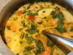 -大头虾越式风味餐厅(光明广场店)