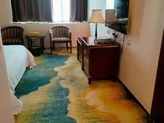 -华海酒店(茂名高铁站店)