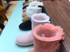 -UGG(燕莎奥特莱斯购物中心店)