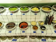 自助调料区-有拈头成都市井火锅(柳市店)